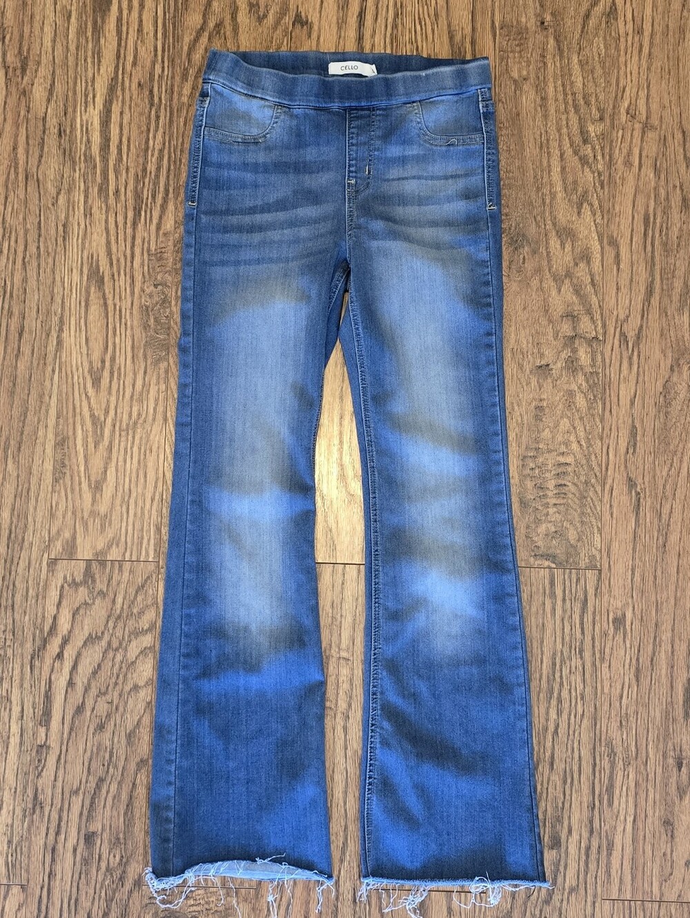 Cello Pull-On Flare Jeggings EUC - Women's Size M - Faded Denim Wash - Picture 4 of 13